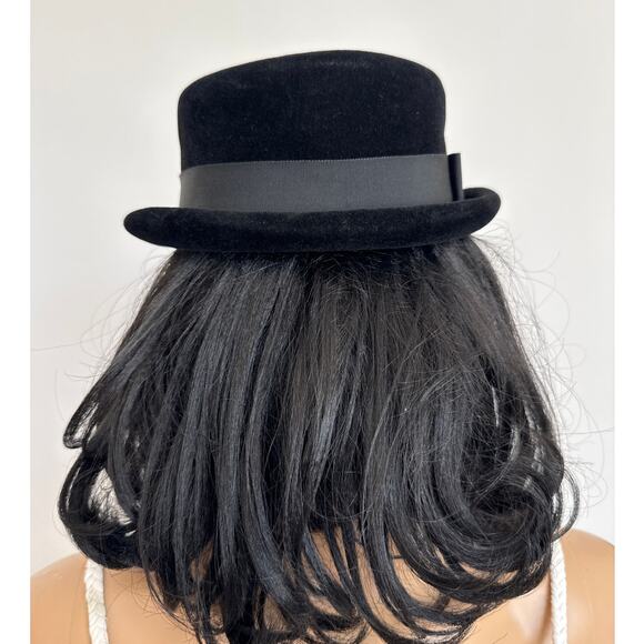 Vintage 50's French Black Velvet Cocktail Hat with Ribbon band retro veil style - Picture 4 of 16